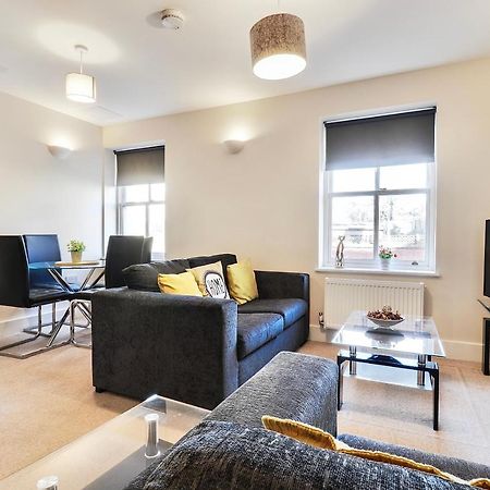 Sapphire Serviced Apartment Челмсфорд Экстерьер фото