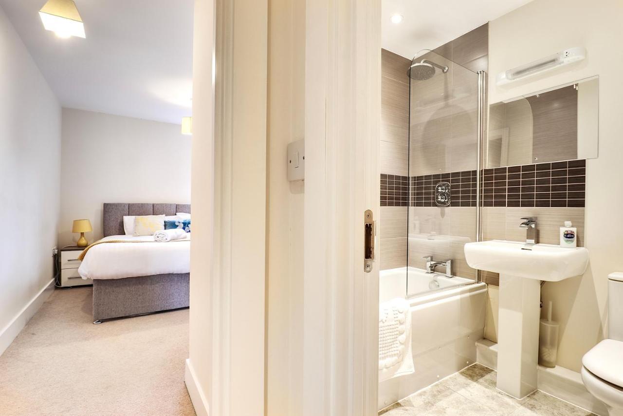 Sapphire Serviced Apartment Челмсфорд Экстерьер фото